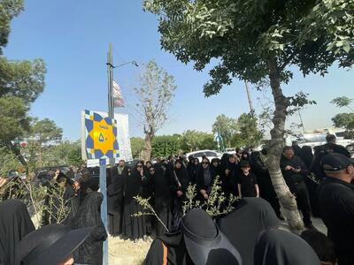 آرامگاه ابدی سردار امیرعلی حاجی زاده را ببینید