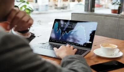 توقف معاملات ۲ شرکت بزرگ خودروساز در بورس