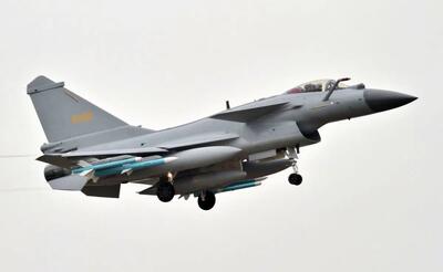 شکارچیان F35 در راه ایران + عکس