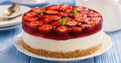طرز تهیه چیزکیک توت‌فرنگی؛ دسری پرطرفدار و خوش‌طعم (فیلم)
