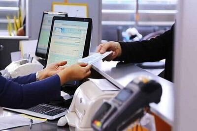 کارکنان بانک؛ نماد  روحیه خدمت  در بحران‌ها