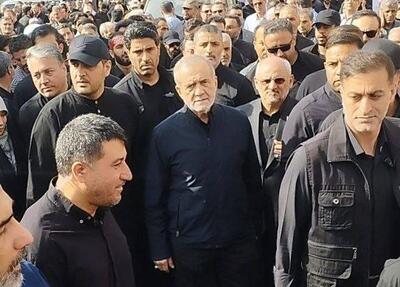 ببینید / حضور پزشکیان در مراسم گرامیداشت سردار شهید محمد باقری