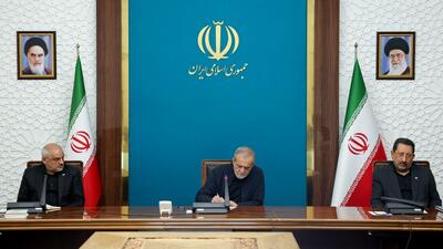 دولت با تمام توان در پی میدان‌دادن به مردم است