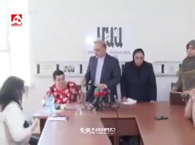 سبحانی، سفیر ایران در ارمنستان  در نشست خبری  خبرنگار رادیو فردا  را اخراج  کرد
