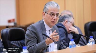 فردین آقابزرگی، کارشناس بازارهای مالی: نمی‌ توان با پول‌ پاشی جلوی افت طبیعی بازار بورس را گرفت / به جای توقف بورس، با ابزارهای هوشمند مدیریت کنید