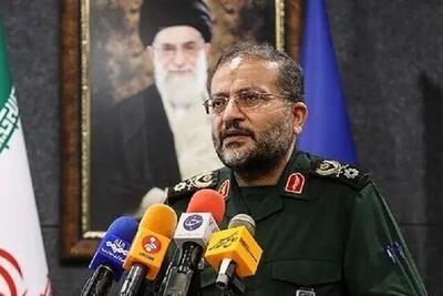 سلیمانی: دشمن دغل و خبیث همچون مار زخم خورده بر خود می‌پیچد و باید به شدت مراقب بود دست از پا خطا نکند