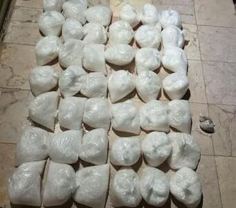 کشف مواد مخدر صنعتی از دو قاچاقچی در زنجان