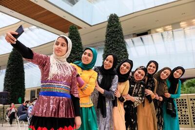 هموطن! در ایران‌مال لبخند بزن