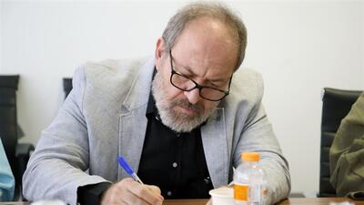 باید در تصمیم‌گیری‌های اقتصادی به نظر متخصصان حوزه توجه شود