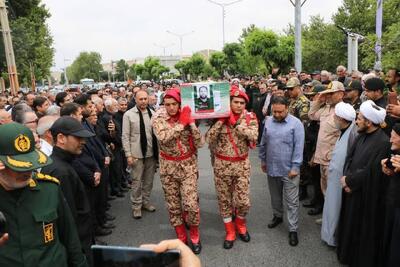 تشییــع پیکر قهرمان وطــــن؛ شهید سید محمـــد موســـــوی در خوی +فیلم و عکس 