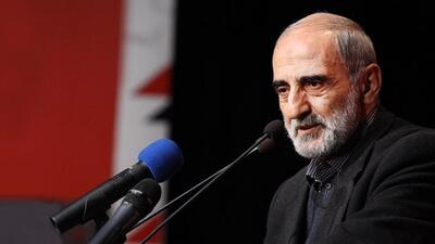 حسین شریعتمداری: مذاکره با آمریکا خیانت اگر نباشد، حماقت است!