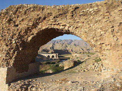 مرمت شلخته پل ساسانی