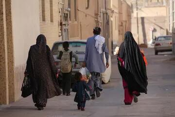 اتباع خارجی اجازه سکونت در ۱۴ شهرستان و منطقه حساس استان اصفهان را ندارند