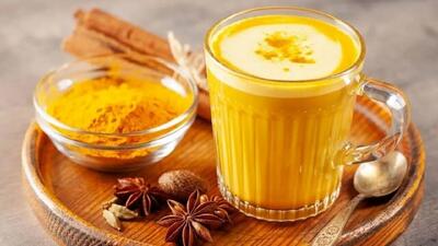 یک روش ساده برای تهیه «شیر طلایی»؛ نوشیدنی خاص آسیایی