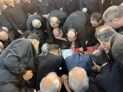 پیکر مطهر سردار شهید نصیرباغیان در جمع همرزمانش
