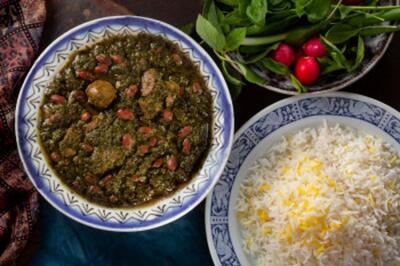 مدت زمان پخت قورمه سبزی در قابلمه چقدر است؟
