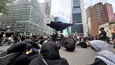 کمپین «Who is Hussain»در منهتن نیویورک با حضور عزاداران برگزار شد + فیلم