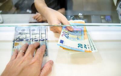 قیمت دلار ریخت/ افزایش محسوس قیمت یورو