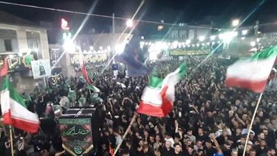 برافراشتن پرچم ایران در هیات های عزاداری محرم | تصاویر