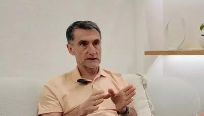 پین: بازیکنان استقلال یادگیری را بغل می‌کردند