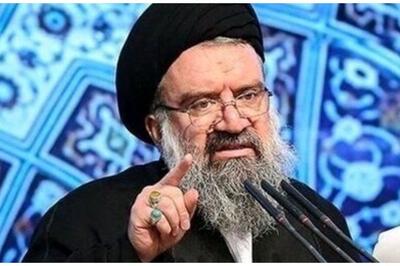 امام جمعه تهران: ترامپ و سگ هار تربیت شده آنها حرفی که از دهان‌شان بزرگتر است، به زبان آوردند/ حکم شرعی مجازات ترامپ و نتانیاهو اعدام است