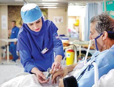 از کرونا تا جنگ، پرستاران روی خط ماندند/ از قبول شیفت‌های اضافی تا ایثار در سایه ناملایمات شغلی | اقتصاد24