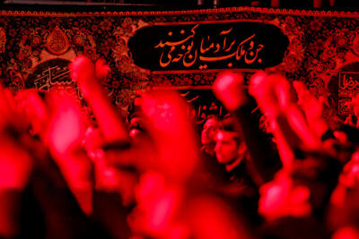 سیل عظیم جمعیت زنجانی‌ها در عزای سیدالشهدا + فیلم