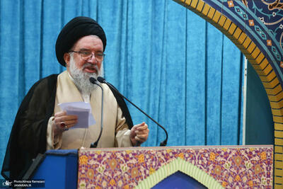 احمد خاتمی، امام جمعه تهران: دوگانه ملت و امت درست نکنید، عشق به وطن عشق به خداست
