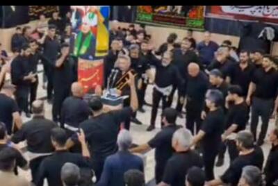 سینه زنی سنتی در حسینیه رودباری جزیره خارگ