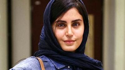 شعرخوانی فوق زیبا و عاشقانه الناز شاکردوست با چادر و مقنعه/ ای عشق از آتش اصل و نسب داری+ فیلم
