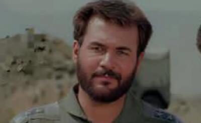 محمد جوزانی بازیگر نقش شهید شیرودی در سریال سیمرغ در کنار خواهر این شهید
