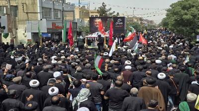 قدردانی با شکوه مردم قم در تشییع پیکر سرلشکر شهید ایزدی+فیلم