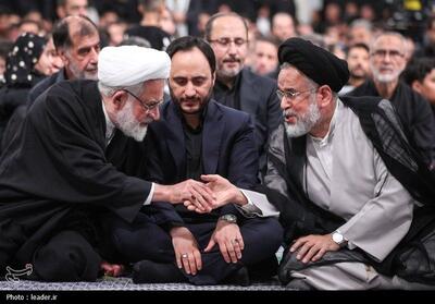 تصویری از وزیر روحانی و سخنگوی دولت رئیسی در مراسم عزاداری حسینیه امام خمینی