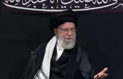 ببینید/ لحظه ورود رهبر انقلاب به حسینیه امام خمینی (ره)