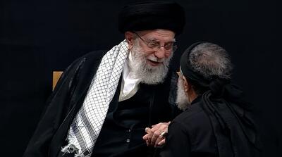 مکالمه رهبر انقلاب با حاج محمود کریمی برای خواندن «ای ایران» را ببینید