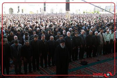 برپایی نماز جماعت ظهر عاشورا در مشهد مقدس