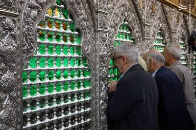 تصویر دیده‌نشده از حضور شهید محمد باقری در حرم امام حسین(ع)