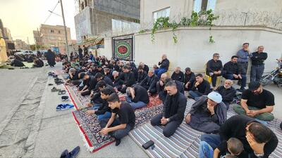 برگزاری مجلس روضه عصر عاشورا در منزل رزمنده دفاع مقدس اهل خراسان شمالی