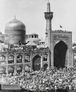 تصویر قدیمی از مراسم عزاداری عاشورا در حرم مطهر رضوی