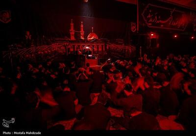 عزاداری شب عاشورای حسینی در مسجد جمکران- عکس صفحه استان تسنیم | Tasnim