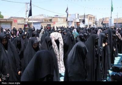 نماز ظهر عاشورا با حضور عاشقان اباعبدالله(ع) در زنجان برگزار شد - تسنیم