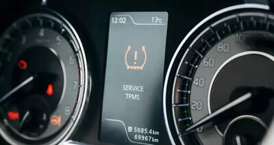 چراغ TPMS یا سنسور فشار باد تایر در خودرو چیست و چرا روشن می‌شود؟