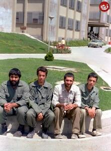 عکس/ سرلشکر باقری در کنار برادرش ۴۰ سال پیش در دوران جنگ | اقتصاد24