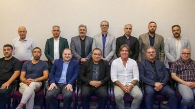 جلسه و عکس یادگاری شبانه مدیران استقلال با ساپینتو