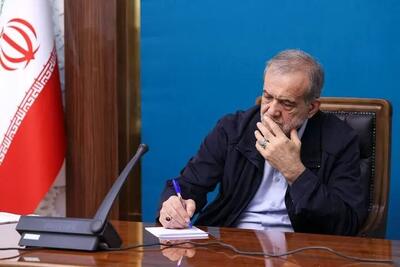 رئیس‌جمهور: فداکاری پرستاران و کادر درمان در روزهای سخت، مایه عزت ایران است