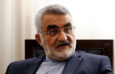 ترامپ روان پریش است که باید روانشاسان به داد او برسند