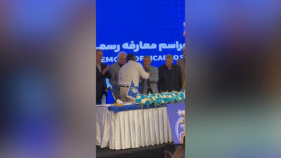 ساپینتو به مدیران استقلال گل اهداء کرد - پارس فوتبال