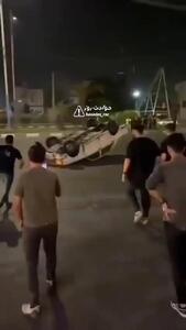 واژگون شدن یک خودروی پیکان در اثر دستی کشیدن + فیلم