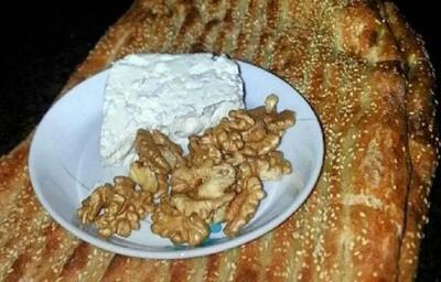 خوردن پنیر با این ۱۶ ماده غذایی ممنوع!
