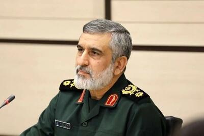 همسر شهید حاجی‌زاده: در شب عید غدیر شهید حاجی‌زاده به خاطر تماس‌هایی که دریافت کردند، به محل کار رفتند/ متأسفانه پس از نماز صبح، منزل ما نیز مورد حمله قرار گرفت و پس از آن، ایشان به شهادت رسید